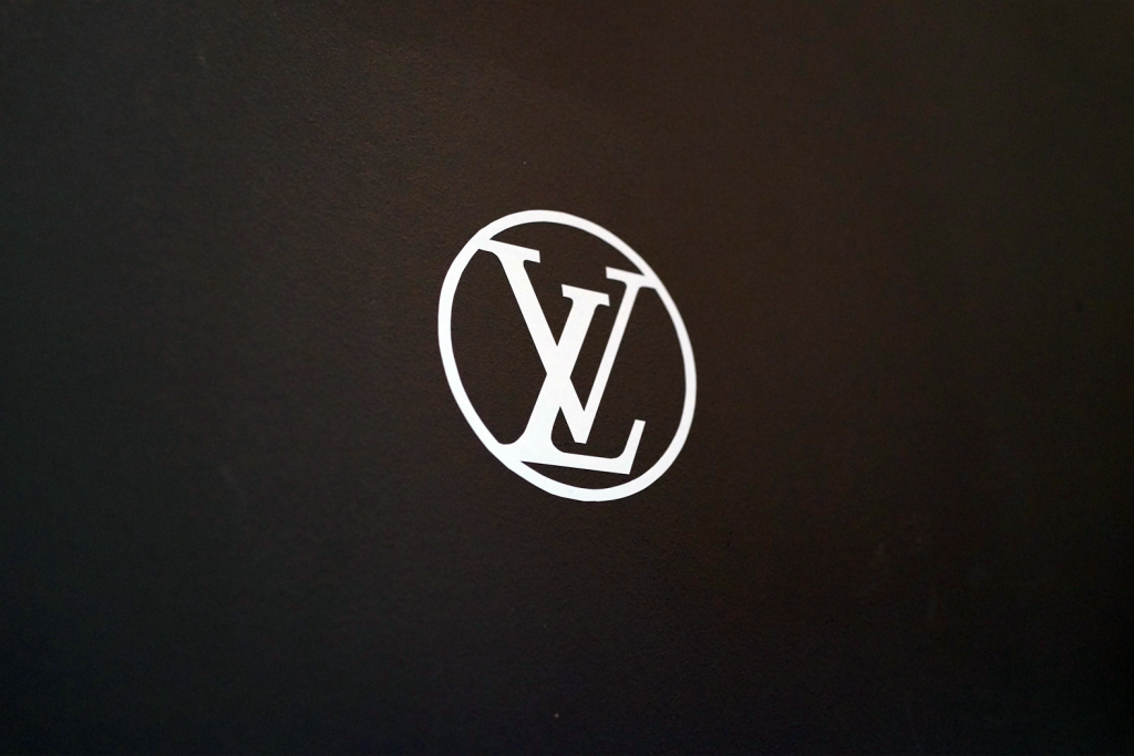 Volez, Voguez, Voyagez - Louis Vuitton (To the sky, To the sea