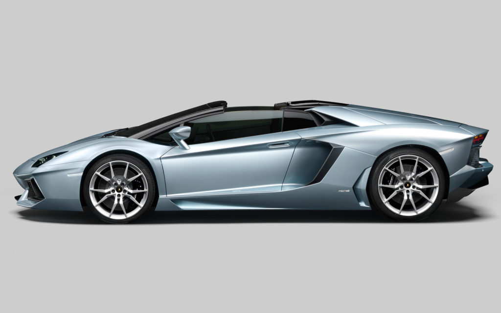 2013-Lamborghini-Aventador-LP-700-4-Roadster-left-side-21