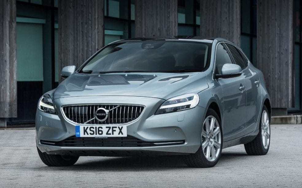 2016-Volvo-V40-main-xlarge_trans_NvBQzQNjv4Bq7e2RPJYDSQSRTYGgROYqbbpjkeyBVM6SW23EFEr_cQ8