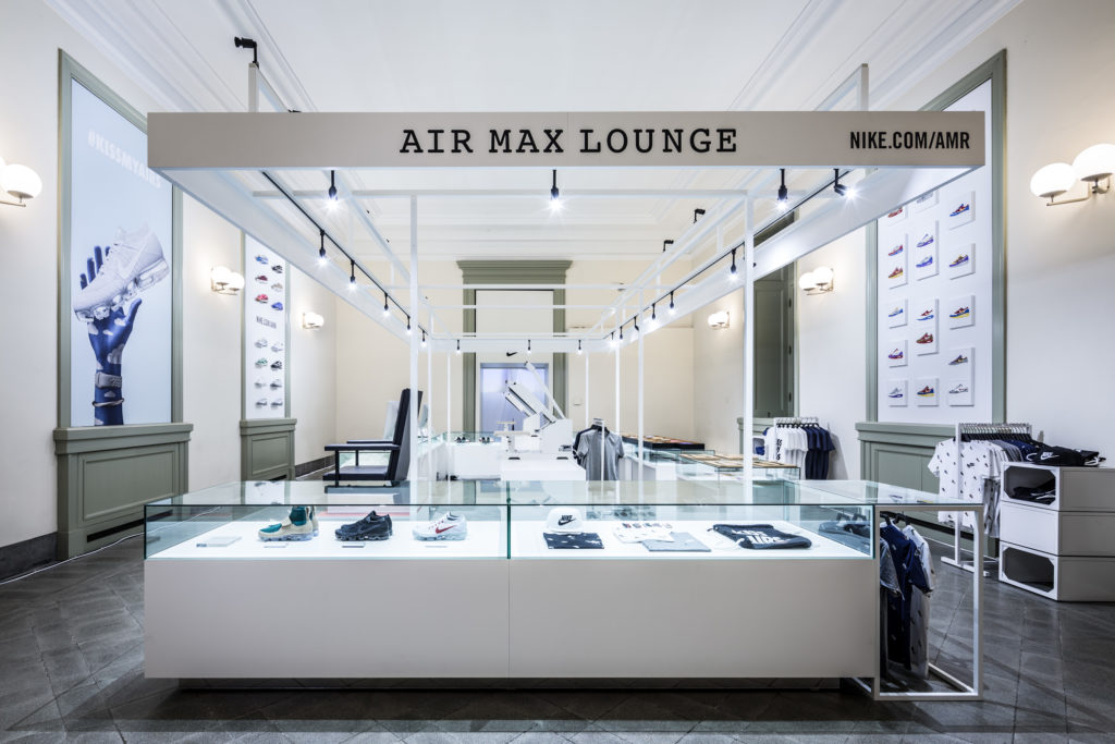 Air Max 30th Anniversary Commemorative Event Air Max Revolution Tokyo Starting From Today 3 24 Friday Roc Staff Ring Of Colour