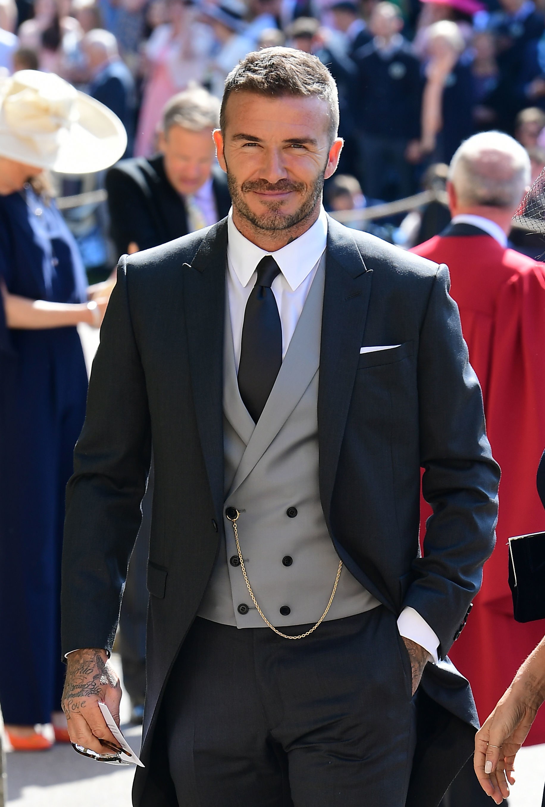 Kim Jones's first Dior Homme, Beckham wearing a wedding in English / RoC  Staff / Ring of Colour