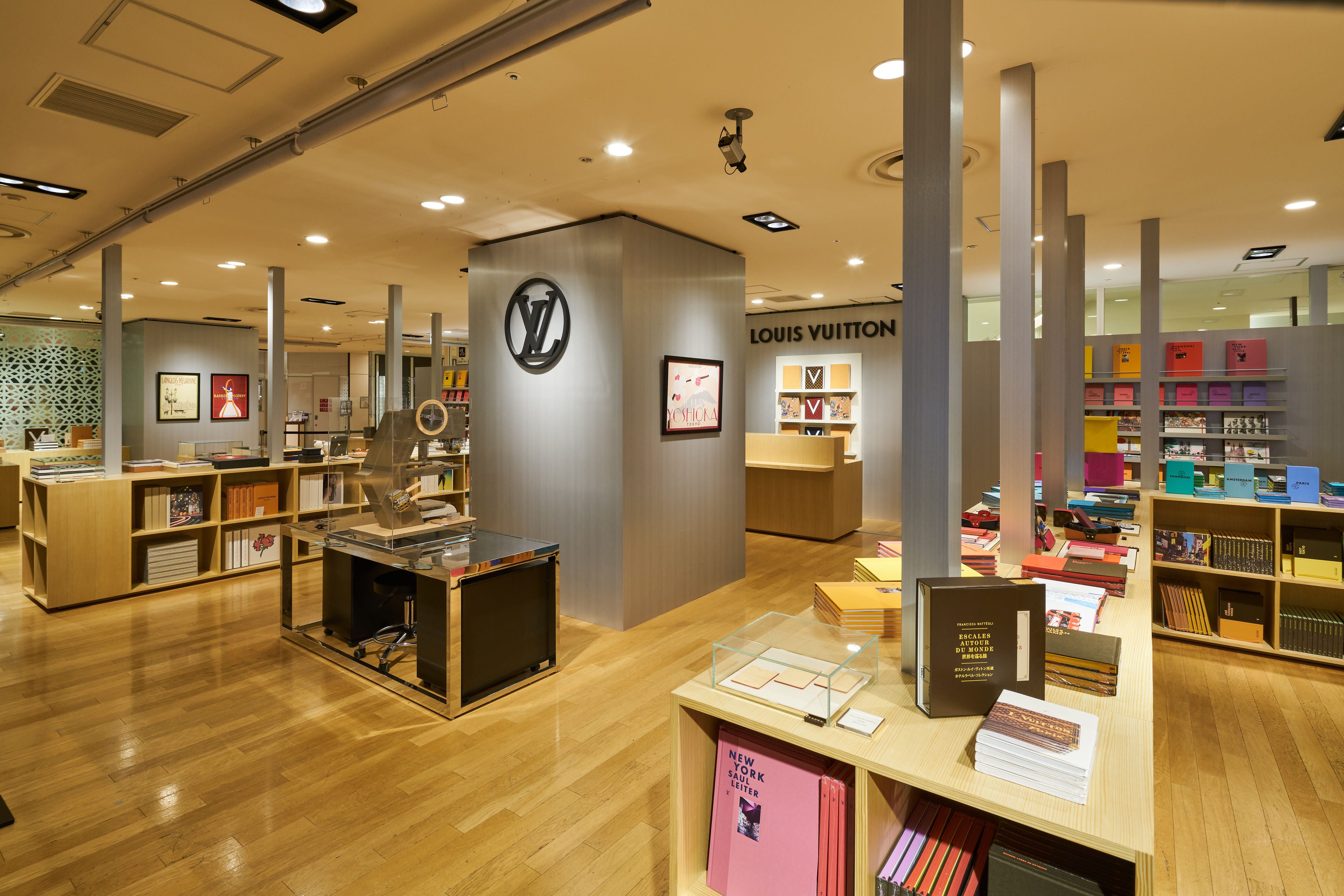 Louis Vuitton 'TIME CAPSULE' exhibition is landing in Japan / RoC 