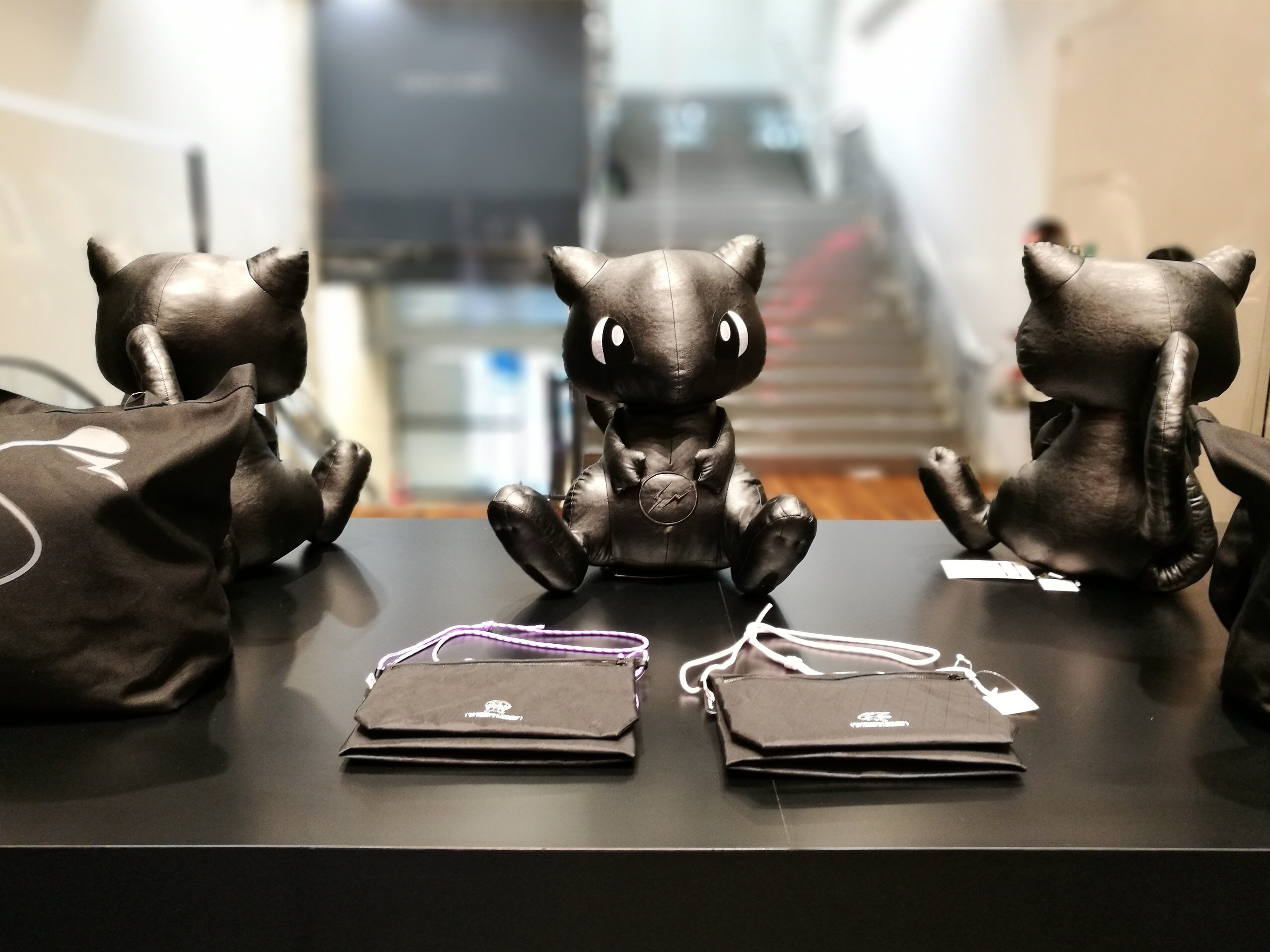 フラグメント 藤原ヒロシ ポケモン ミュウ - トップス フラグメント 藤原ヒロシ ポケモン ミュウ - トップス
