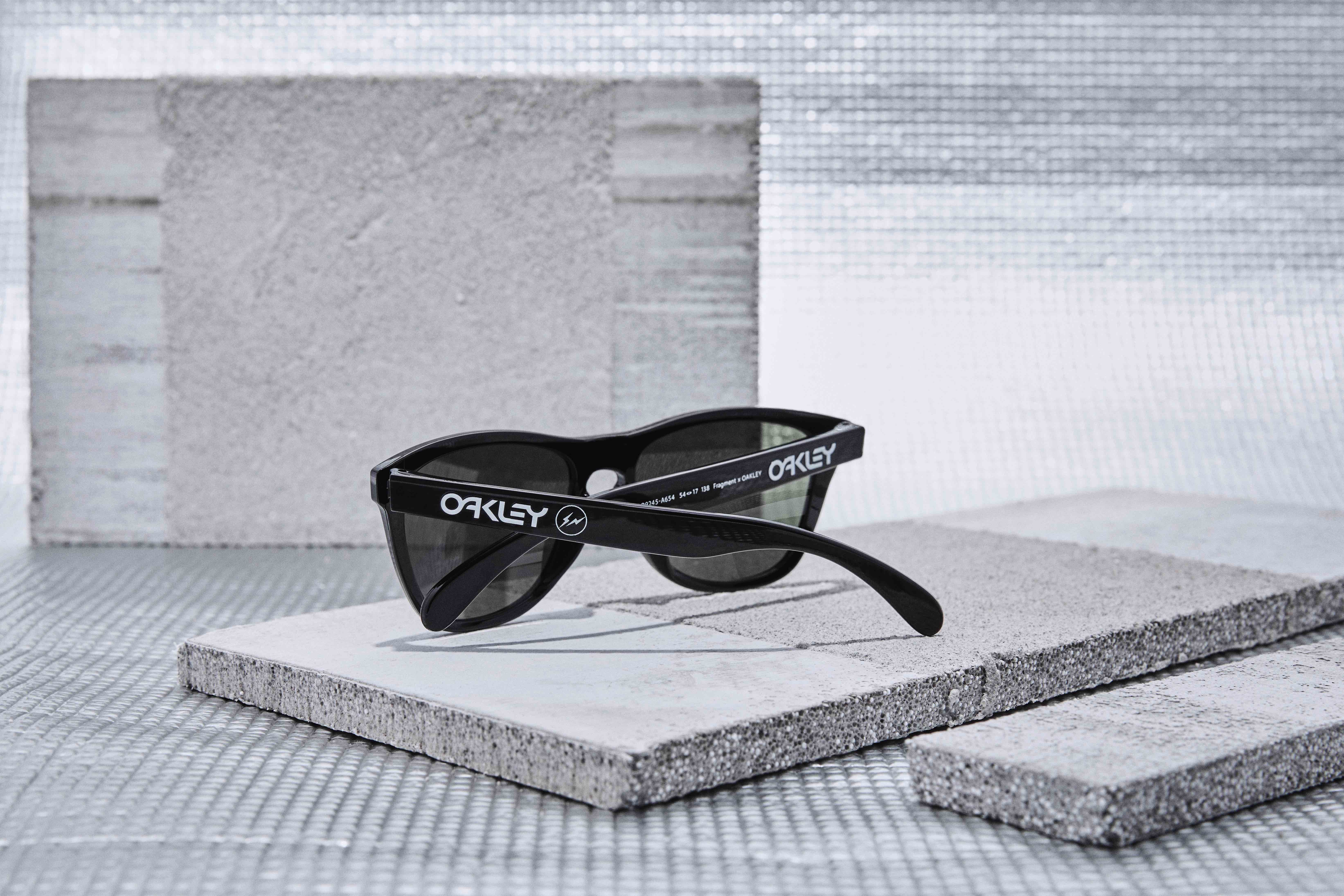 OAKLEY × Fragment FROGSKINS XS 2020-