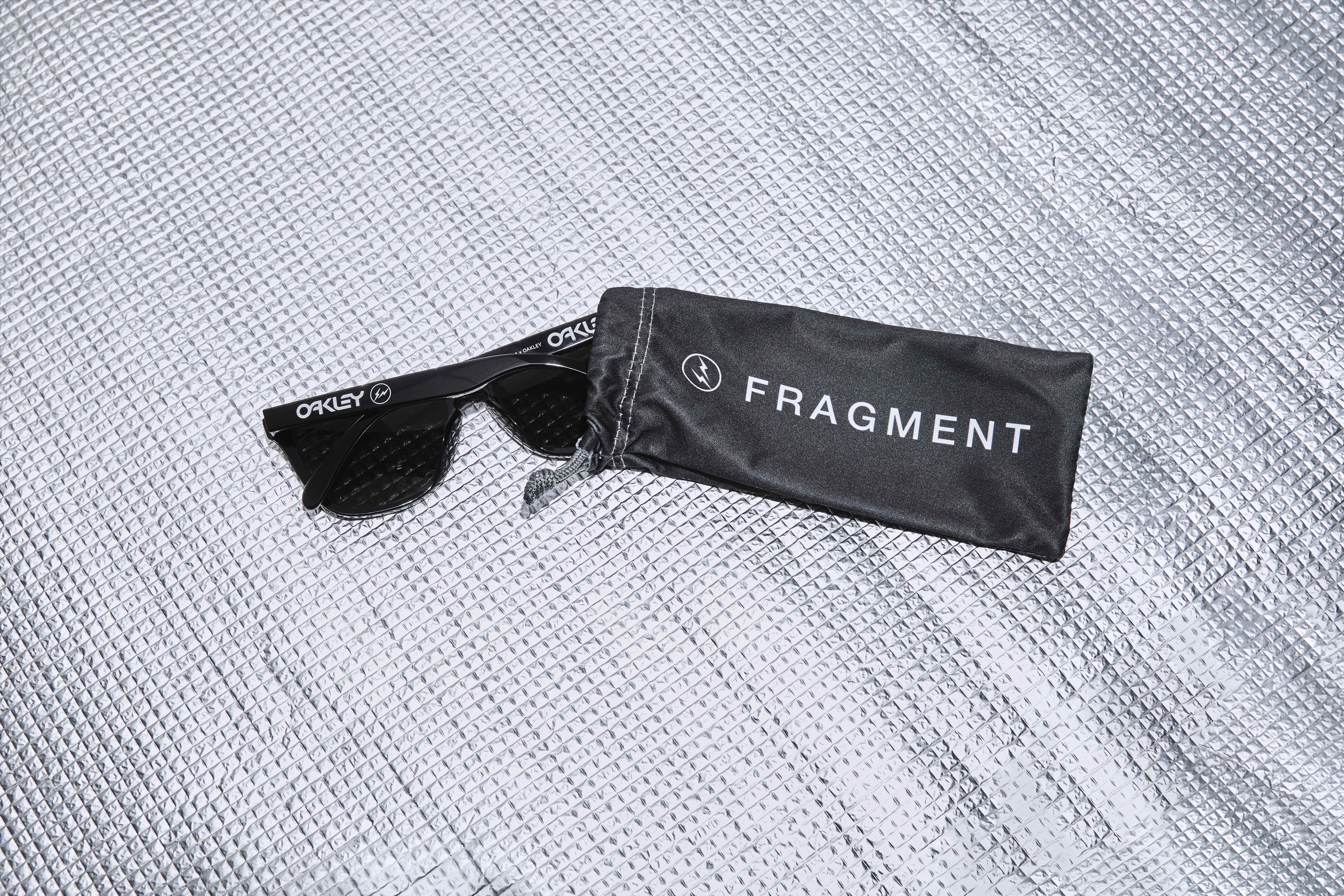 フロッグスキン”XS”も、OAKLEY × fragment design新作サングラス